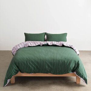 NWOT Hommey Reversible Duvet Cover (Full/Queen) & 4 Pillowcas  - Violet / Clover